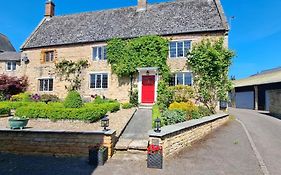 Wilde Escapes